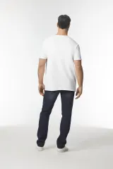 Camiseta SoftStyle cuello de pico hombre