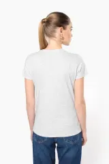 Camiseta de manga cota y cuello de pico mujer