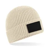 Gorro moderno con parche
