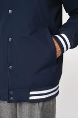 Cazadora tipo beisbolera con relleno unisex ecorresponsable