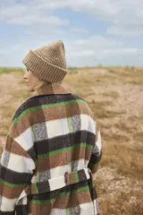 Gorro con parche de punto grueso