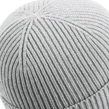 Gorro moderno con parche