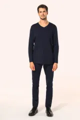 Camiseta Supima® cuello de pico manga larga hombre