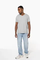 Camiseta con elastano cuello de pico hombre