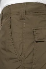 Bermuda ligera multibolsillos para hombre