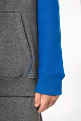 Sudadera bicolor con capucha para niños