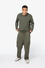 Pantalón tipo cargo ecorresponsable efecto lavado French Terry hombre