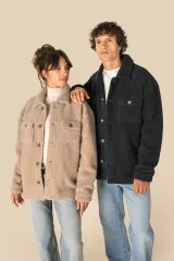 Sobrecamisa de sherpa con hombros caídos unisex