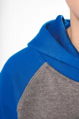 Sudadera bicolor con capucha para niños
