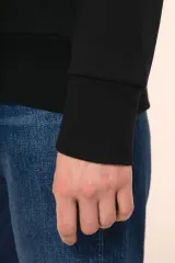 Chaqueta con cremallera y capucha mujer