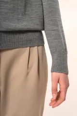 Jersey lana merina cuello de pico mujer