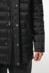 Parka ligera acolchada con capucha para hombre