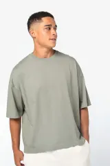 Camiseta sostenible de corte boxy con hombros caídos hombre