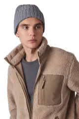 Gorro de punto canalé 2 x 1 con dobladillo