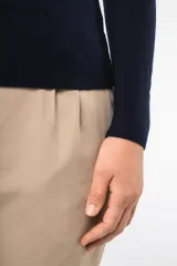 Jersey lana merina cuello de pico mujer