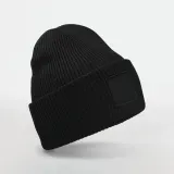 Gorro con dobladillo ancho y parche a tono