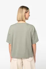 Camiseta sostenible de corte boxy con hombros caídos mujer