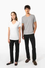Camiseta con elastano cuello de pico hombre