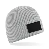 Gorro moderno con parche
