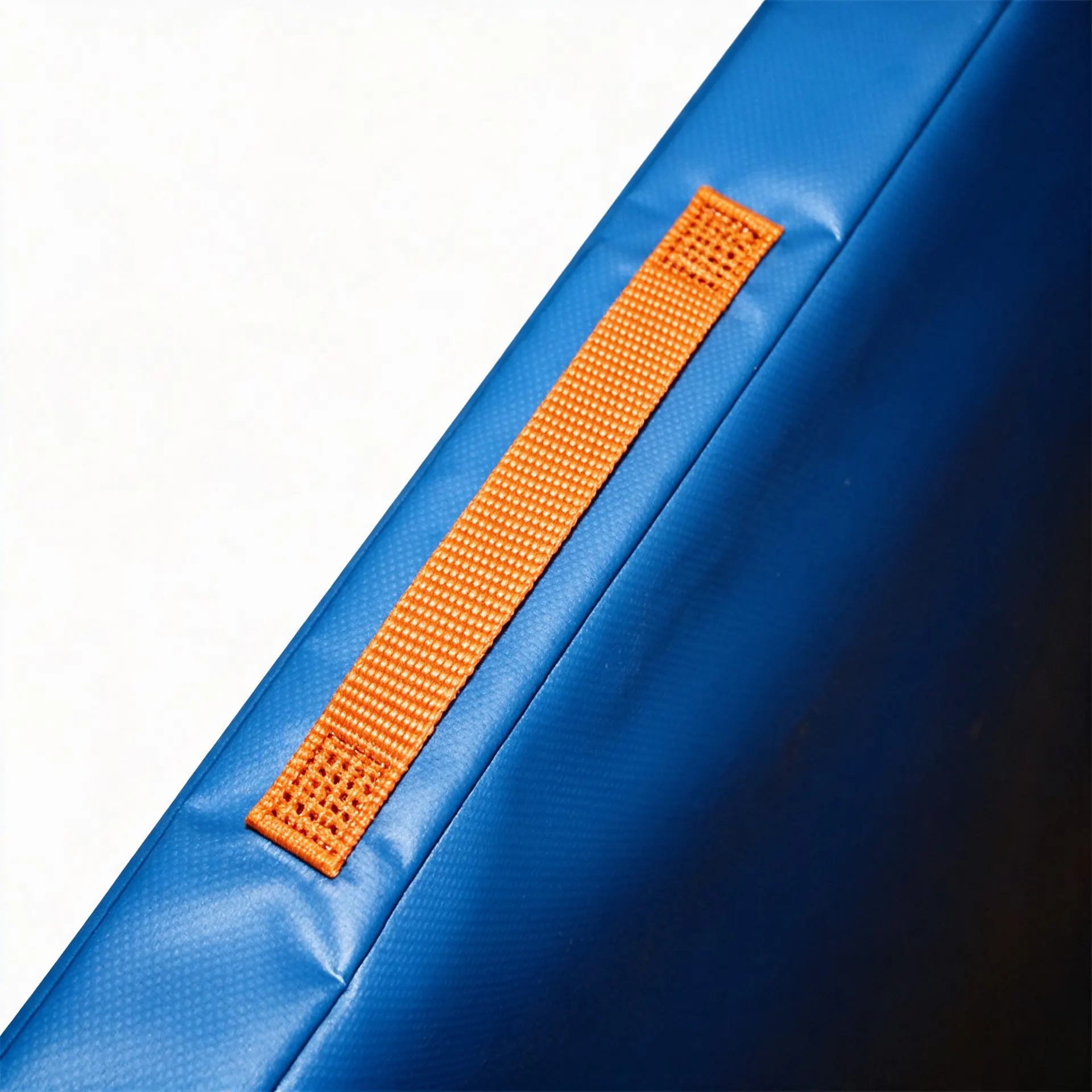 COLCHONETA REFORZADA 200X100X5CM CON CANTONERAS Y ASAS