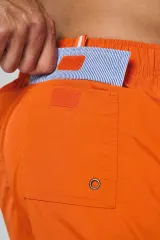 Bañador tipo short