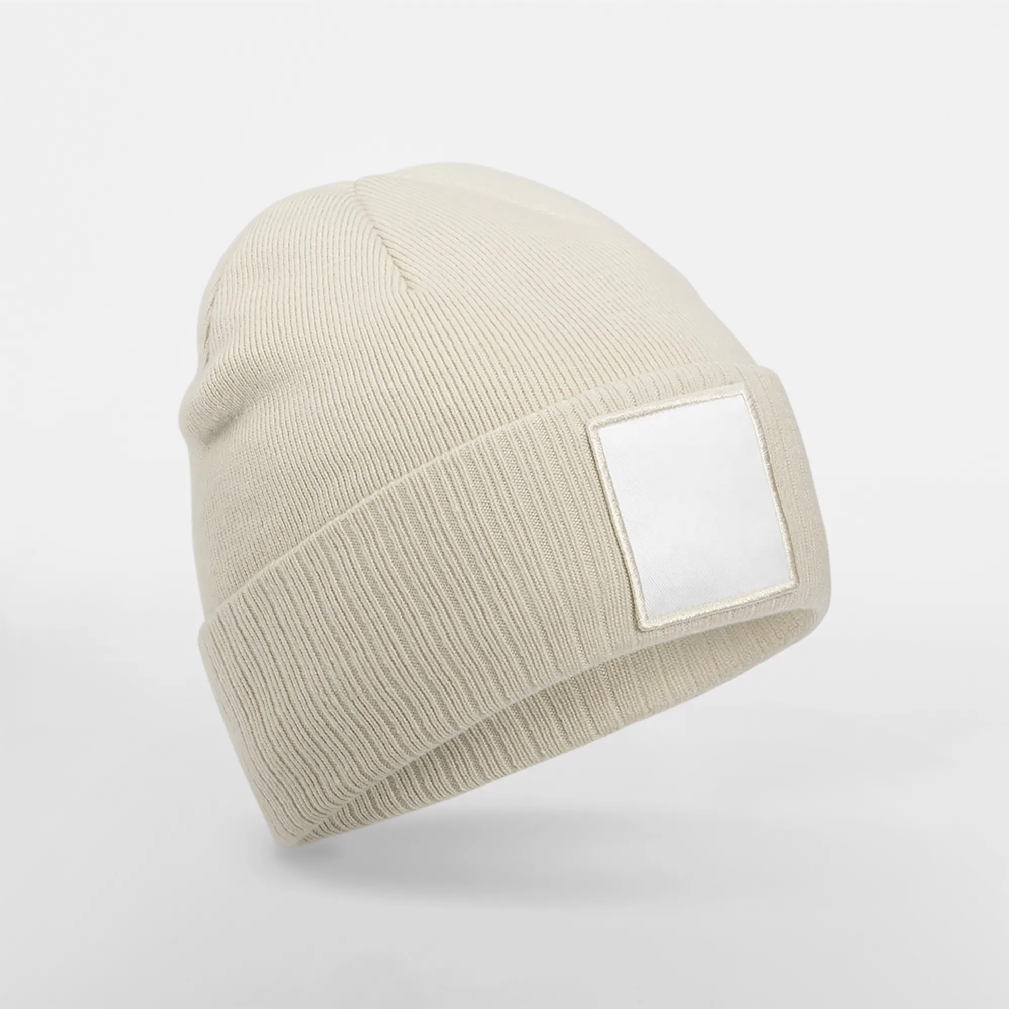 Gorro con parche tipo aplique