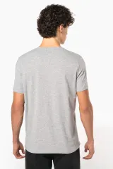 Camiseta con elastano cuello de pico hombre