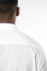 Camisa de popelina de polialgodón de fácil cuidado para hombre
