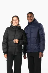 Chaqueta ripstop reciclada con capucha unisex