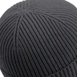 Gorro moderno con parche