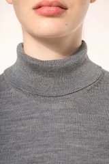 Jersey lana merina cuello vuelto mujer