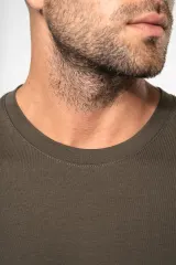 Camiseta maga larga y cuello redondo hombre