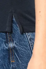 Camiseta de punto piqué con cuello de pico mujer