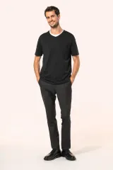 Camiseta Supima® cuello de pico manga corta hombre