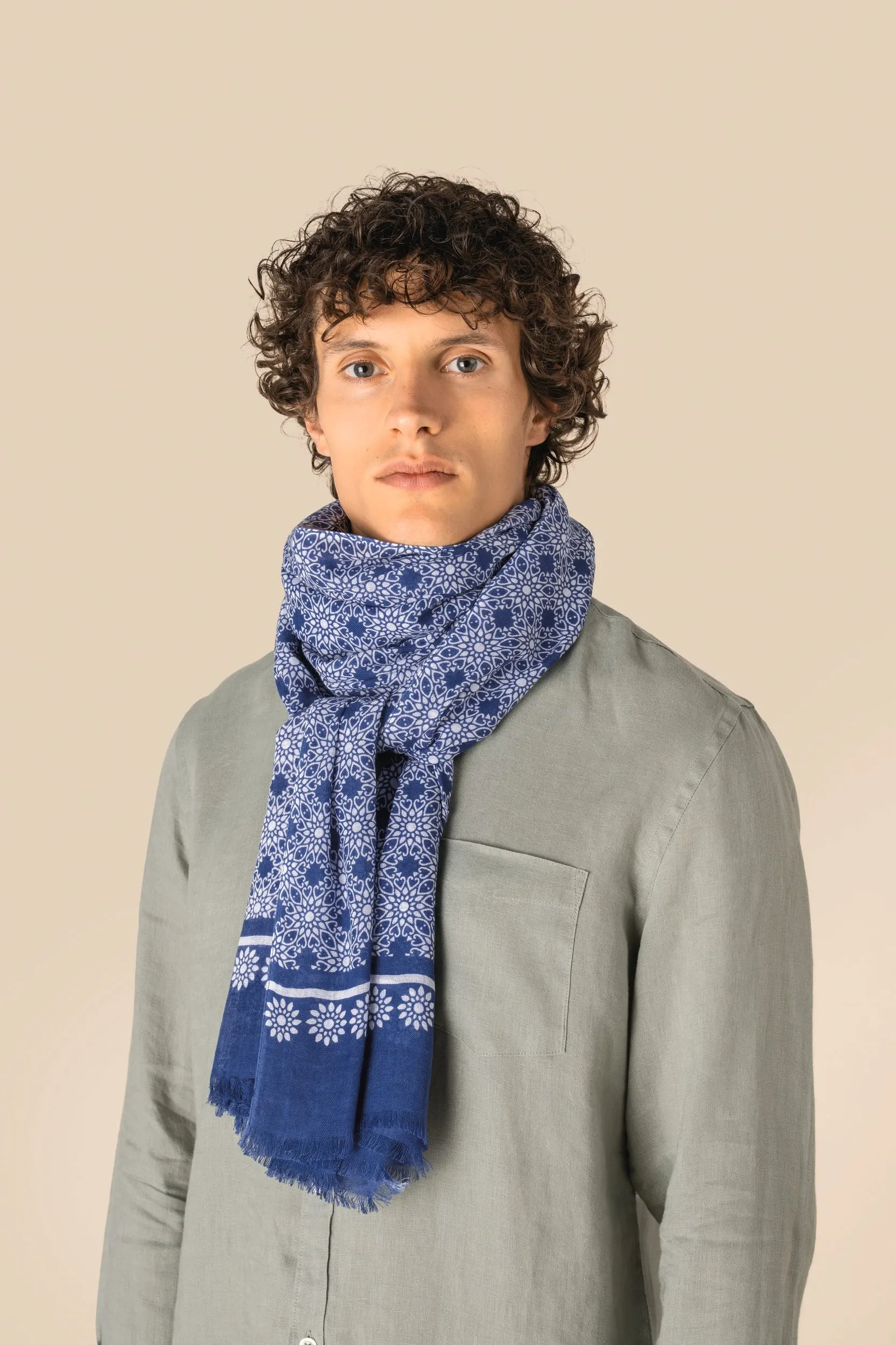 Fular con estampado floral unisex