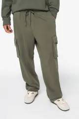 Pantalón tipo cargo ecorresponsable efecto lavado French Terry hombre
