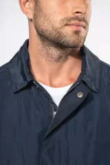 Gabardina ligera para hombre