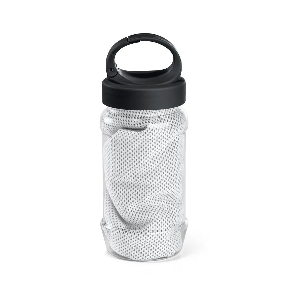 ARTX PLUS. Conjunto que incluye una botella hecha en PP y PET y una toalla refrescante deportiva de poliamida y poliéster