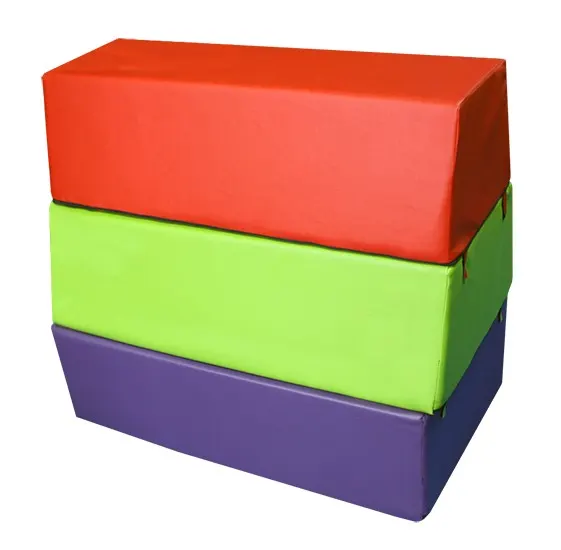 PLINTON DESMONTABLE PIRAMIDAL DE ESPUMA -TRES PIEZAS- 100X60X90CM