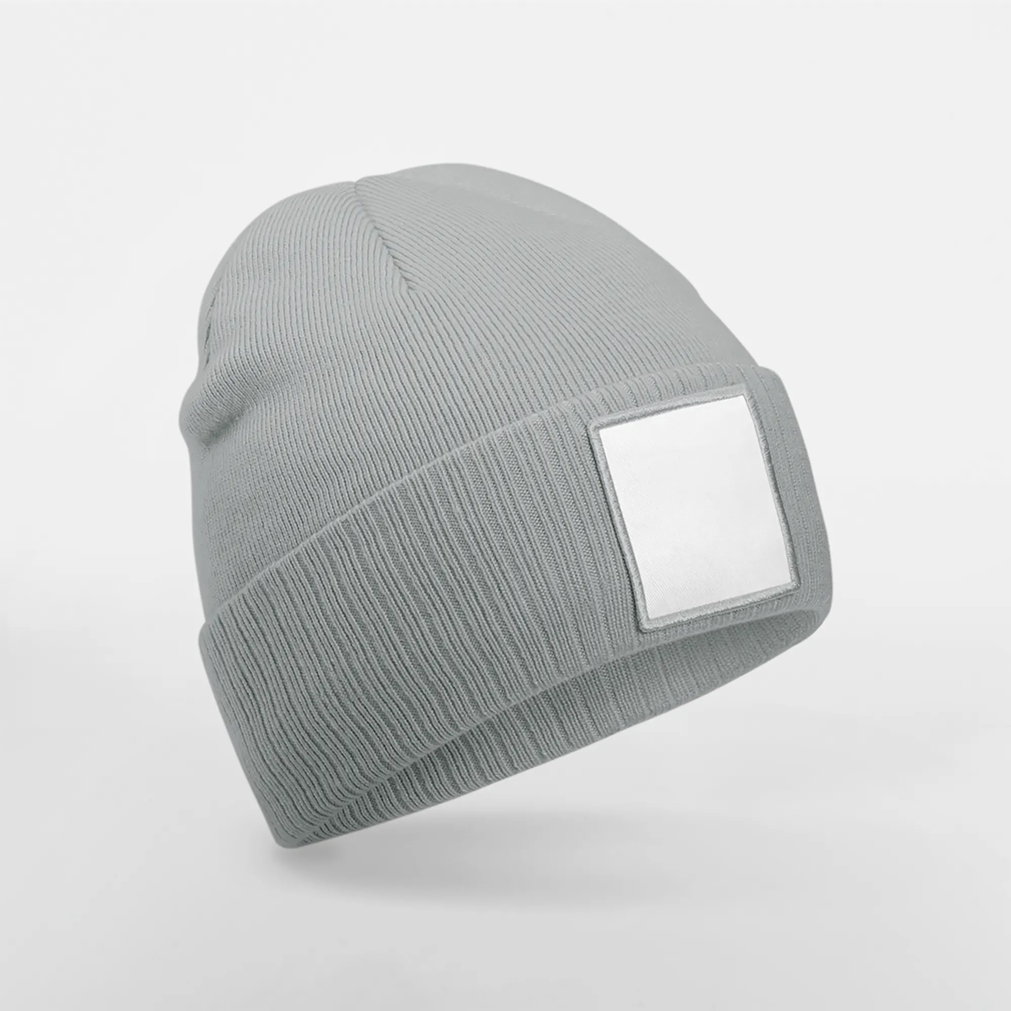 Gorro con parche tipo aplique